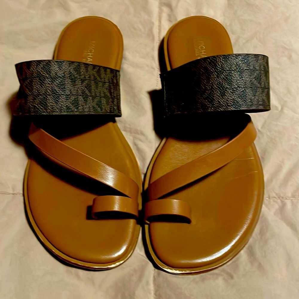 Chic MK Tan Sandals with Black Patterned Straps